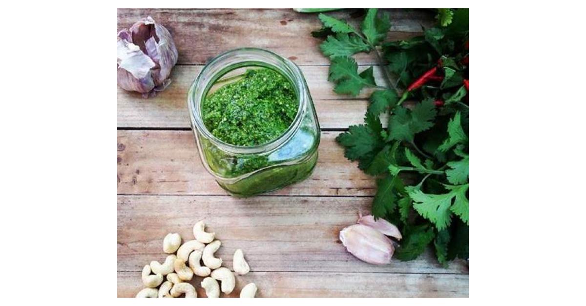 Coriander Pesto by leoniewierenga. A Thermomix ® recipe in the category