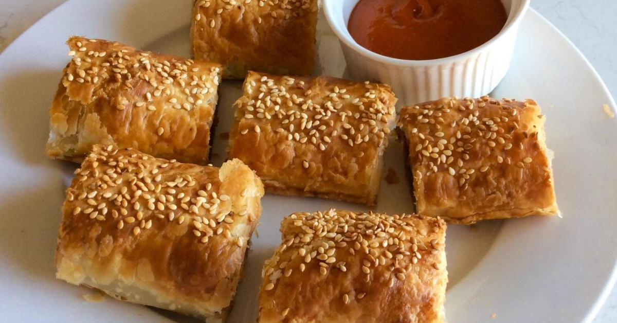 Mum's Easy Vegetarian Sausage Rolls by Jen_Cousens. A Thermomix ® recipe in the category Baking