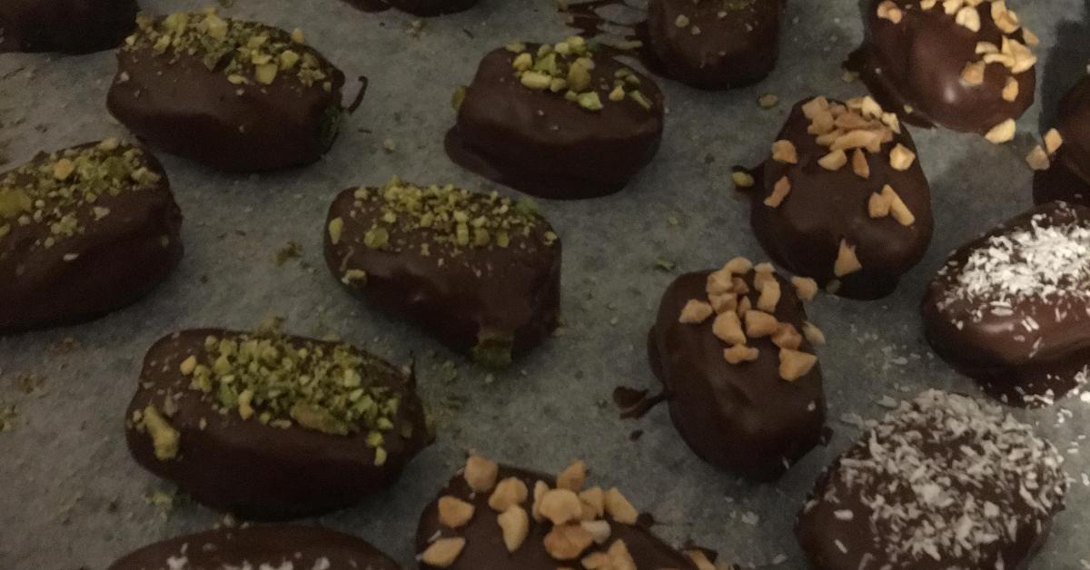 Date and almond butter chocolates by cortna. A Thermomix ® recipe in