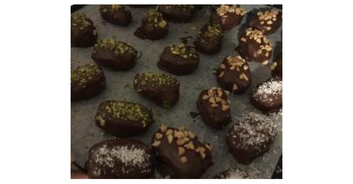 Date and almond butter chocolates by cortna. A Thermomix ® recipe in
