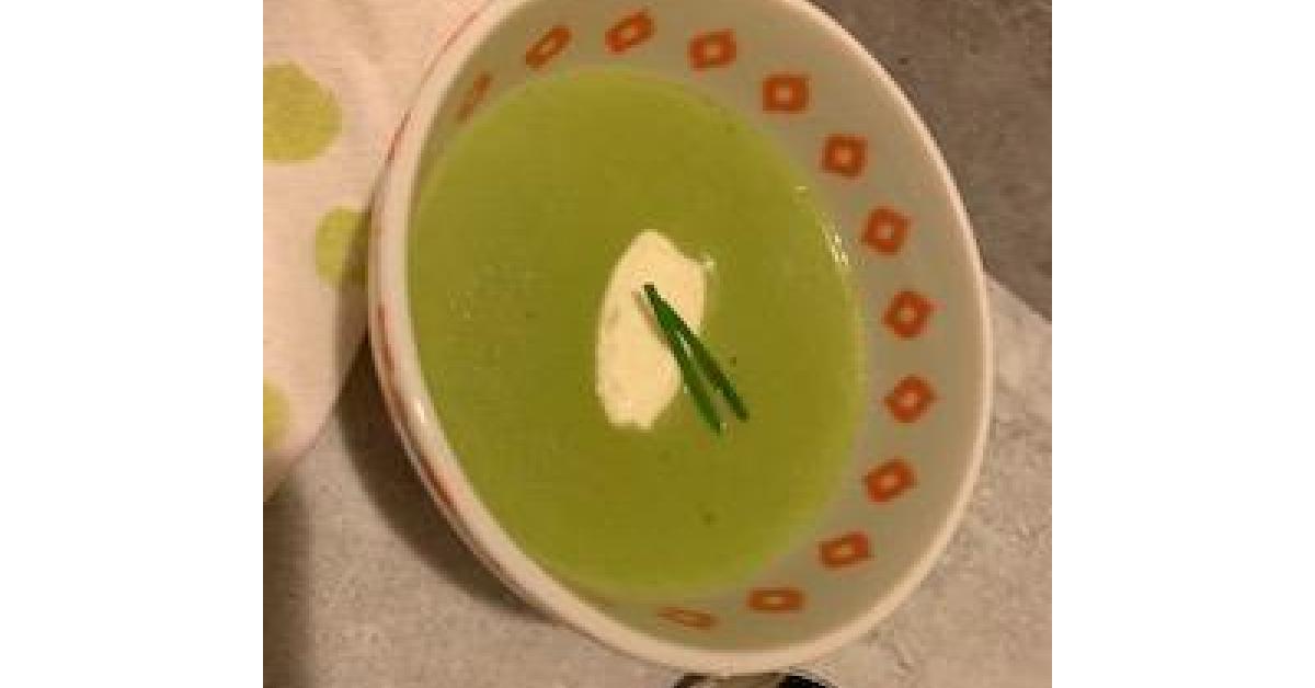 Lettuce and Pea Soup by AnnieO. A Thermomix ® recipe in the category