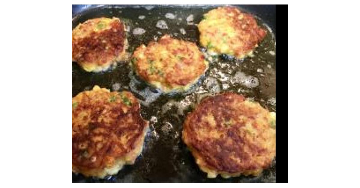 Corned meat (beef) and vegetable fritters by Chookybee. A Thermomix ® recipe in the category