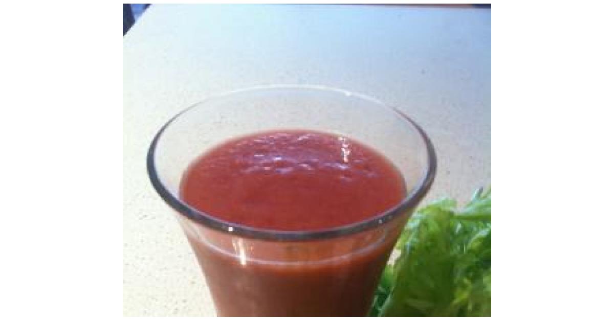 Pear, Celery, Chilli, Ginger and Raspberry Juice by Jan Macaulay. A Thermomix ® recipe in the