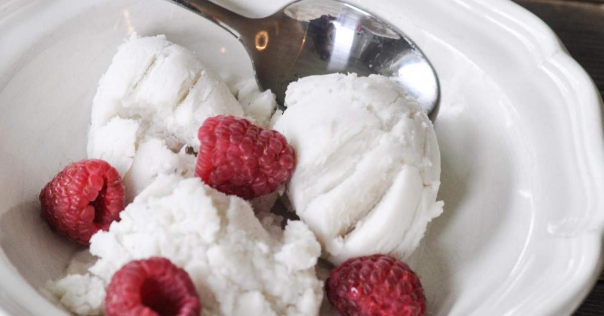 Coconut gelato by clairebear3. A Thermomix ® recipe in the category