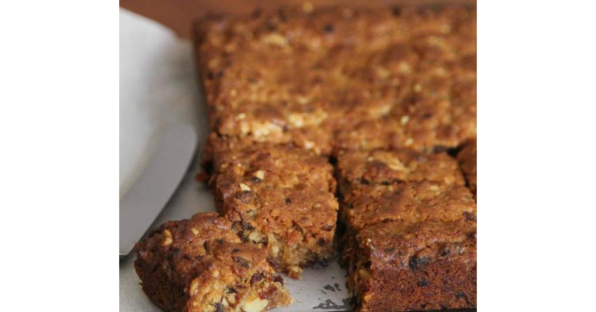 Walnut and date tray cake by monicaih. A Thermomix ® recipe in the