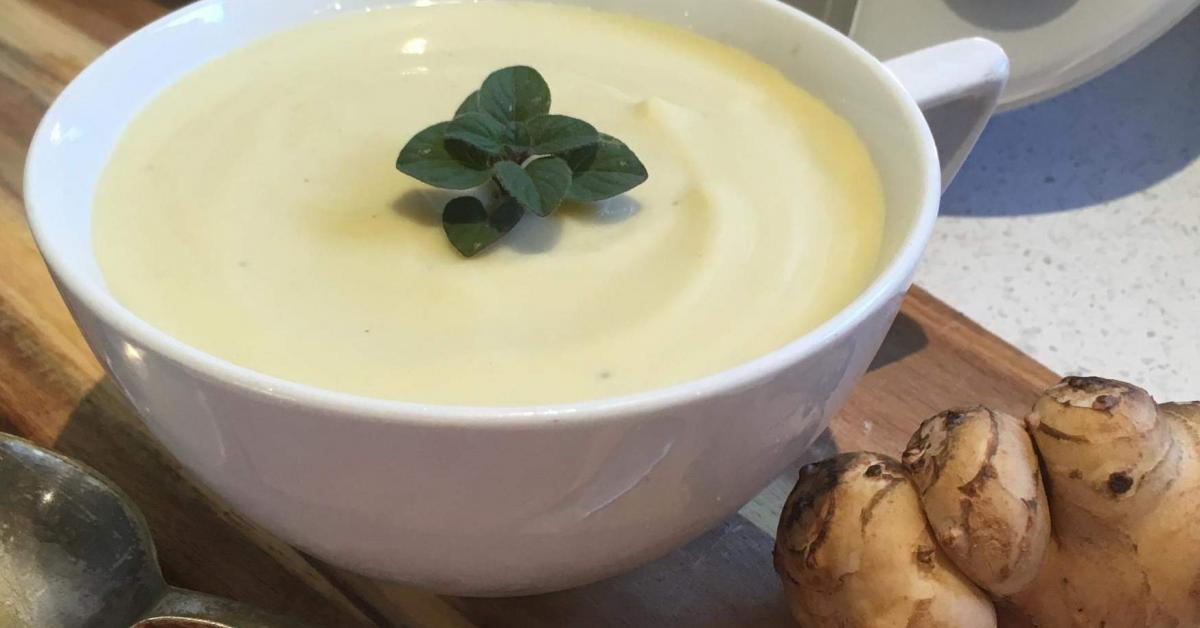 Cream of Jerusalem Artichoke, Leek and Potato Soup by Mixing With Riss
