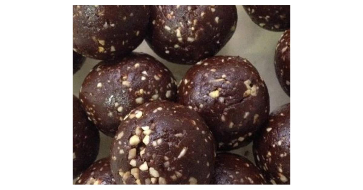 Choc Nut Bliss Balls by jacquilombardo. A Thermomix ® recipe in the