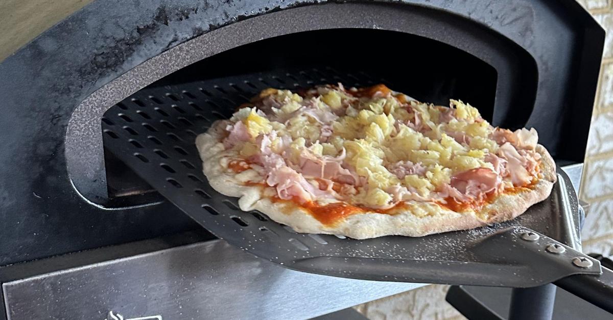 Wholemeal pizza dough by Mduxbury. A Thermomix ® recipe in the category