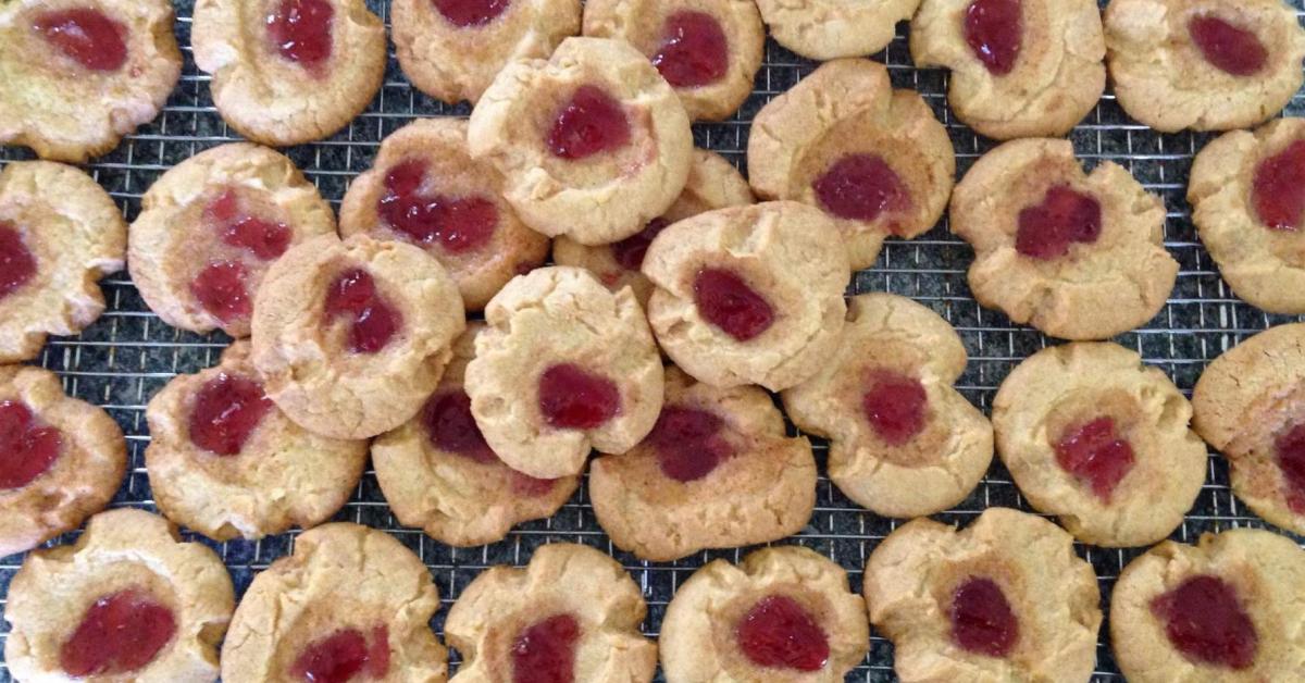 Nella's Jam Drops by eecak. A Thermomix ® recipe in the category Baking