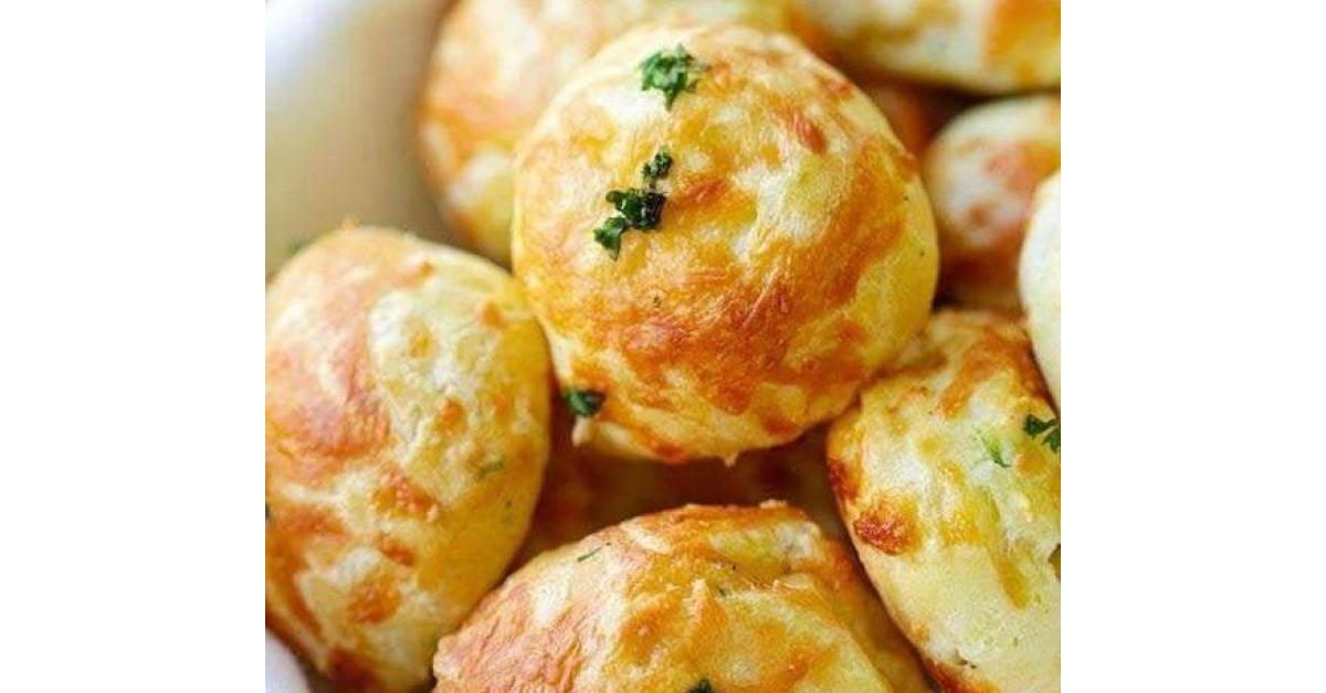 Keto Cheese Puffs by KetoKenny. A Thermomix ® recipe in the category Starters on www