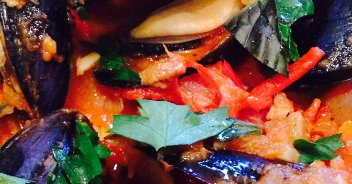 Steamed mussels with red wine and tomato sauce by Nourishing Nosh. A
