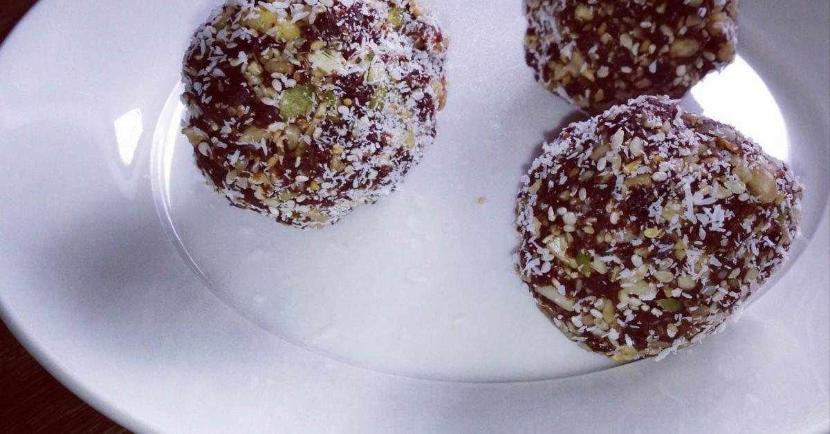 Healthy Nut Balls by hsyred. A Thermomix ® recipe in the category