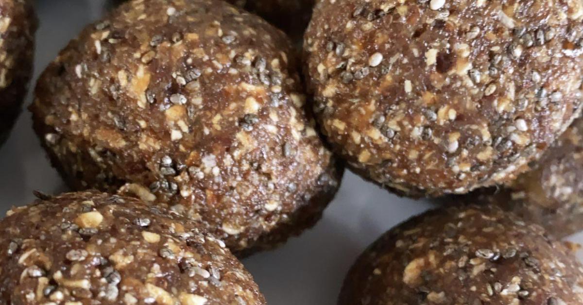 DATE & COCONUT BLISS BALLS by thedaily.mix. A Thermomix ® recipe in the