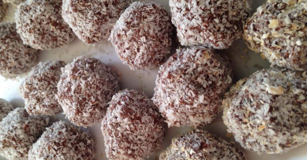 Raw Vegan Bliss Balls (adapted from notquitenigella) by Kellou87. A