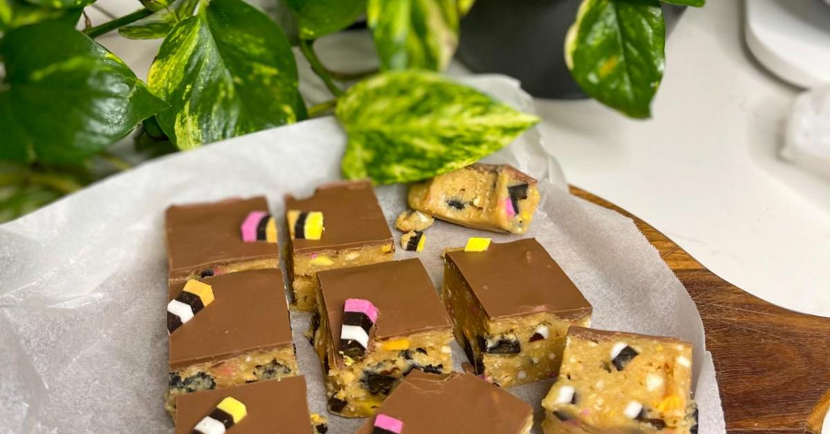 Licorice Allsorts Slice by Joziededeuge. A Thermomix ® recipe in the