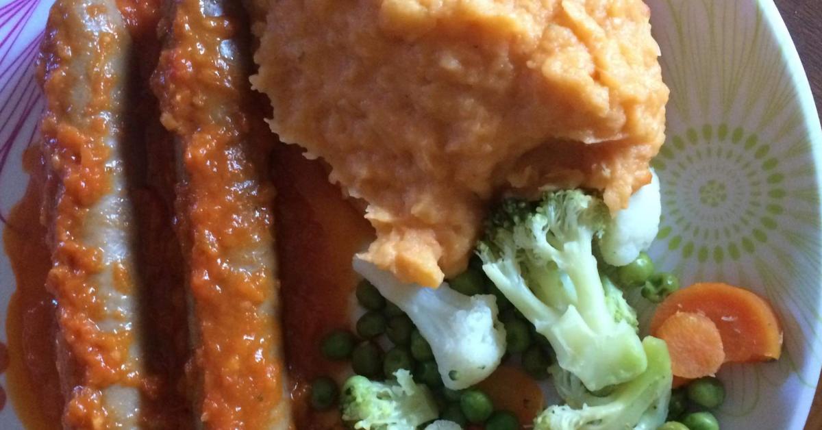 Bangers & Mash With Tomato and Onion Sauce by meghan.mangelsdorf. A Thermomix ® recipe in the