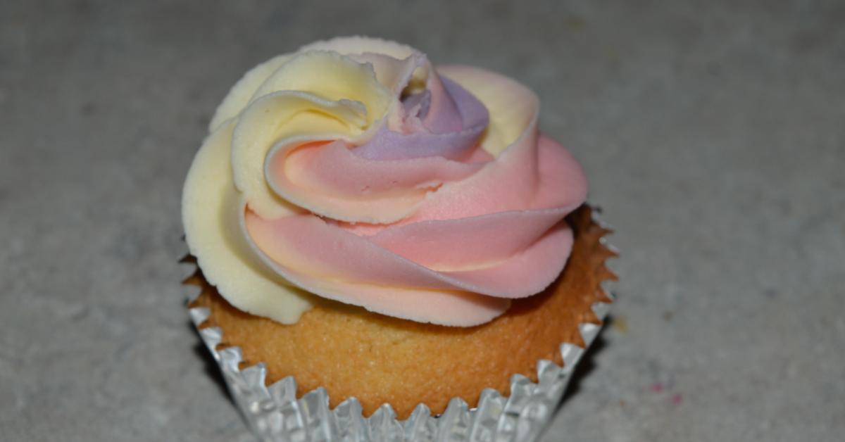 Mums Fluffy Cupcakes by Rachy88. A Thermomix ® recipe in the category