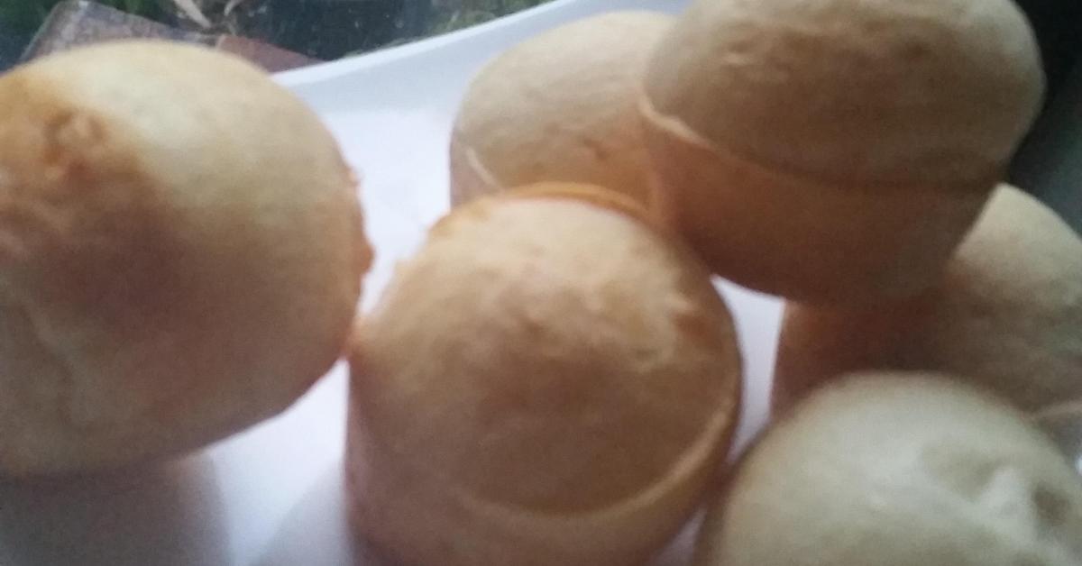 ThermoMonts' Brazilian cheese puffs by Montsyubero. A Thermomix ® recipe in the category Baking