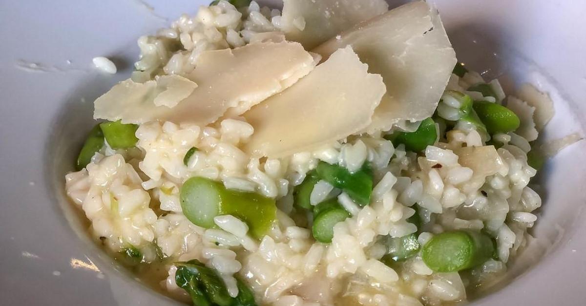 Garlicky Chicken and Spring Vegetable Risotto by Dilemma. A Thermomix