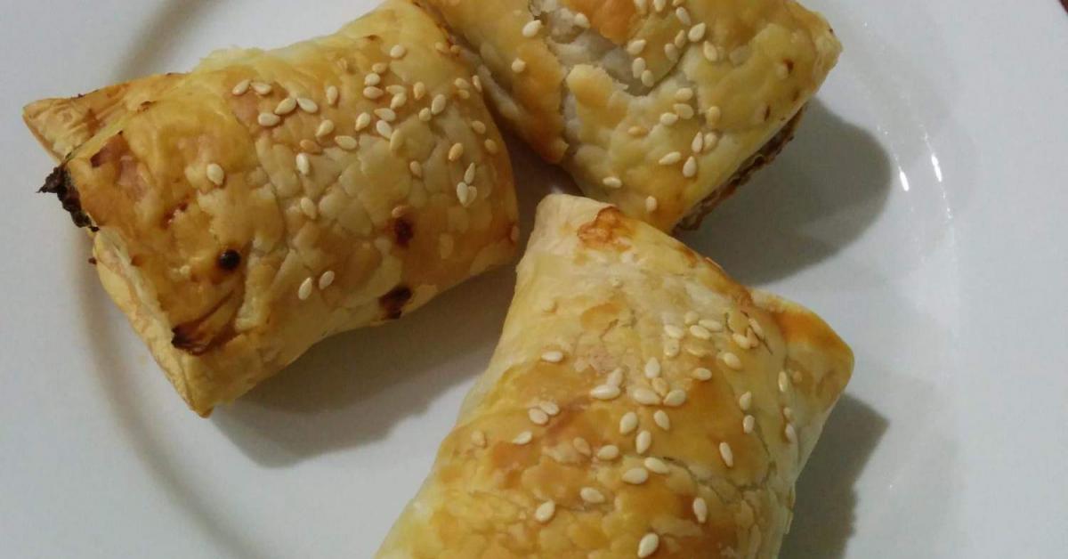 Vegetarian Sausage Rolls (nut free) by Vee'sThermieInCanberra. A