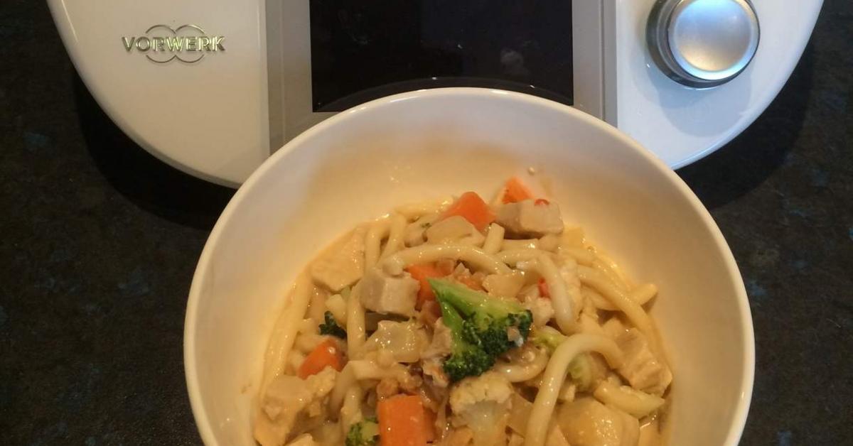 Satay Chicken with Udon Noodles by dkpinder. A Thermomix ® recipe in