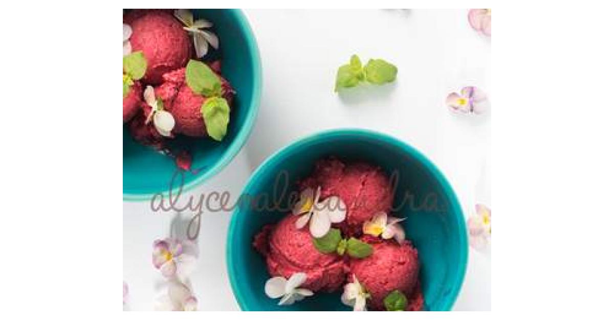 Raspberry Meringue Ice Cream by alycealexandra. A Thermomix ® recipe in