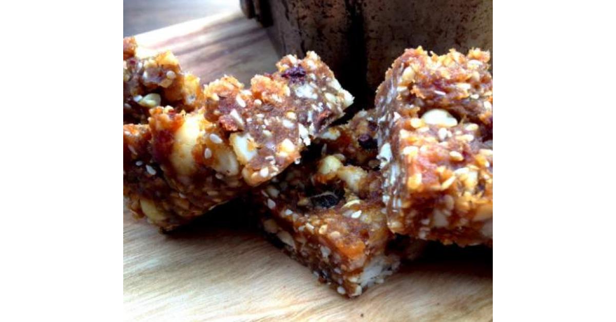 Fudgey Sesame Nut Bars by hsyred. A Thermomix ® recipe in the category