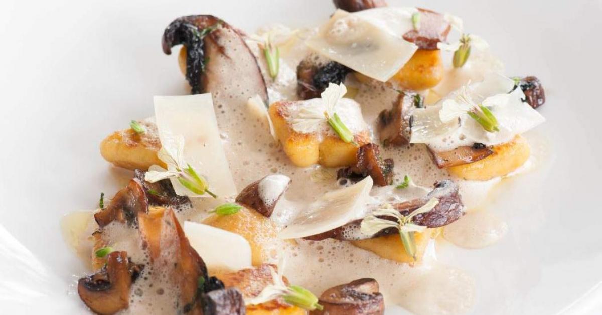 Potato gnocchi with sautéed mushrooms and porcini cream by Josh Lopez. A Thermomix ® recipe in