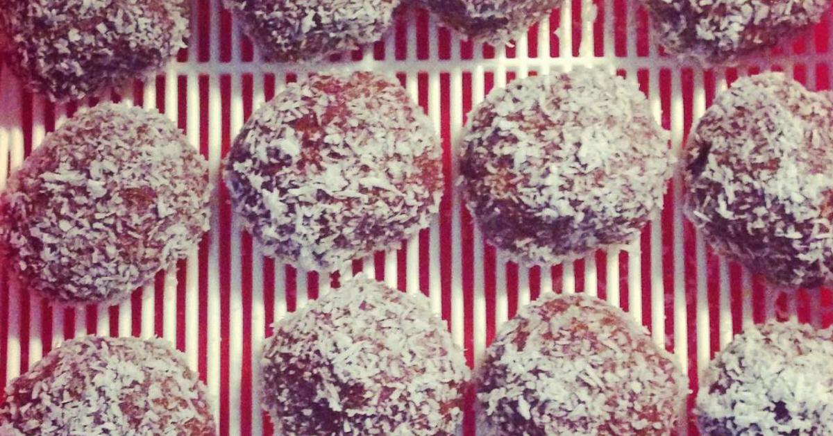 Cacao nut balls by ebanie.green. A Thermomix ® recipe in the category