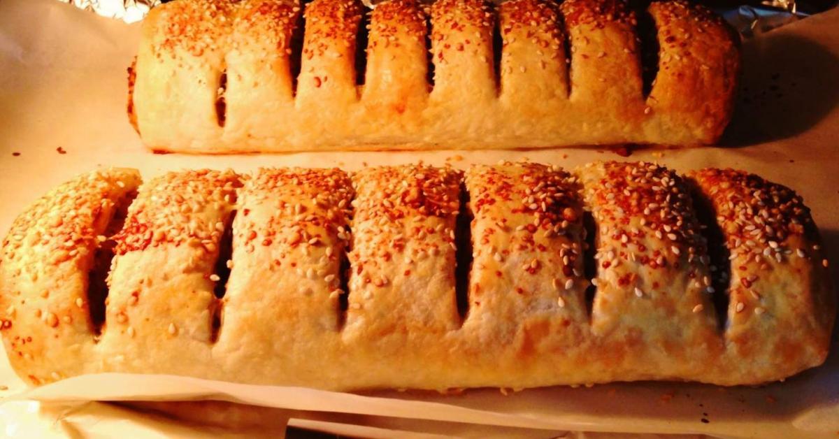 Giant Sausage Roll by Ms RhiB. A Thermomix ® recipe in the category