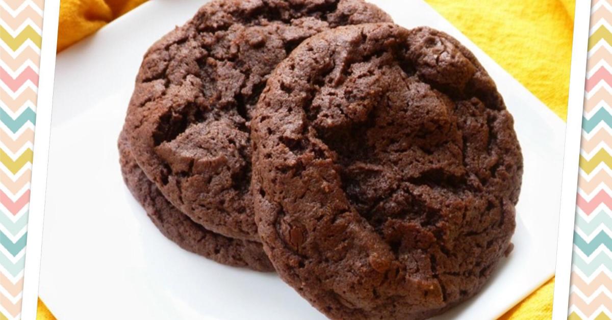 Gluten free chocolate almond chunk cookies by thermifyme. A Thermomix
