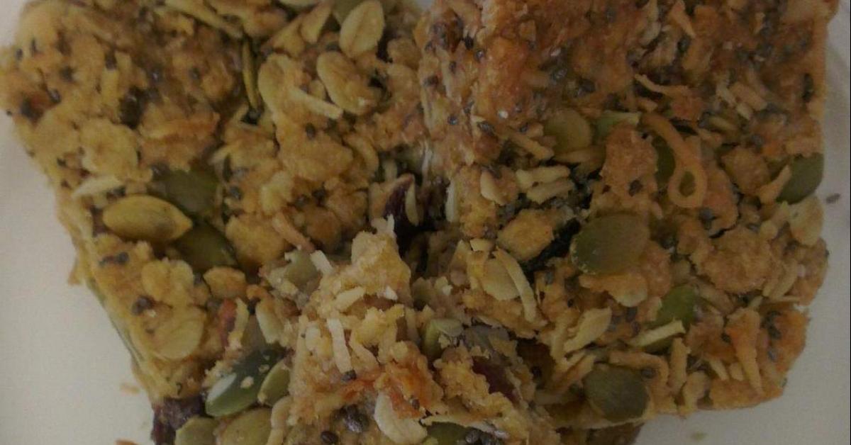 Healthy, Nut Free, Muesli Slice by tashnjeff. A Thermomix ® recipe in