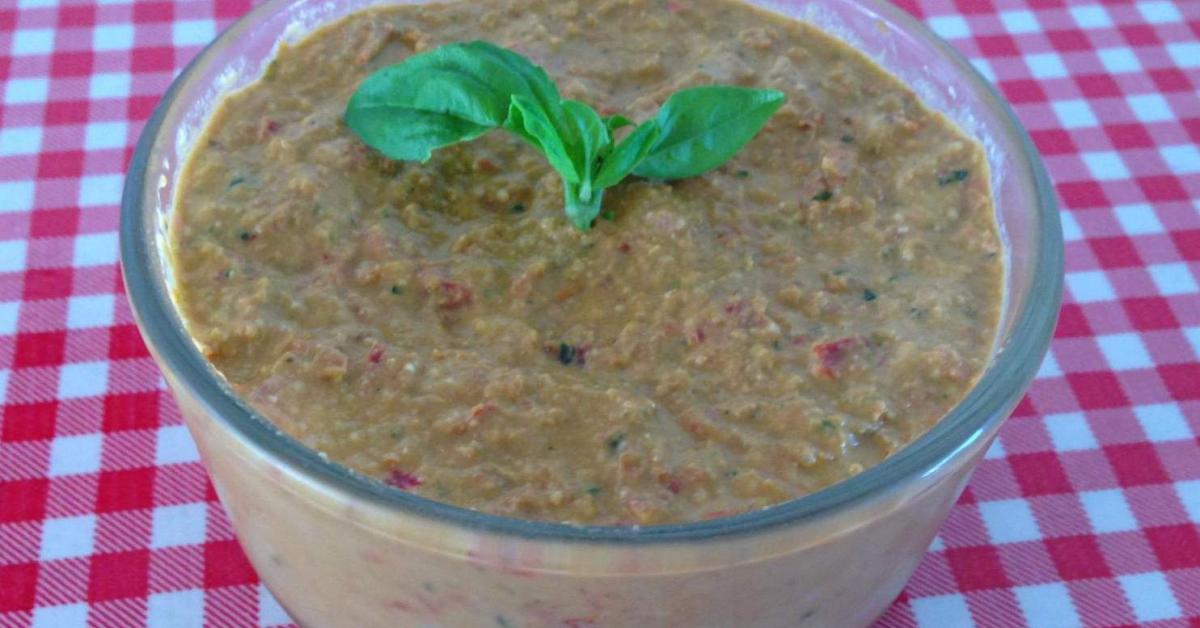 Capsicum, basil and sundried tomato dip (gluten free dairy free) by