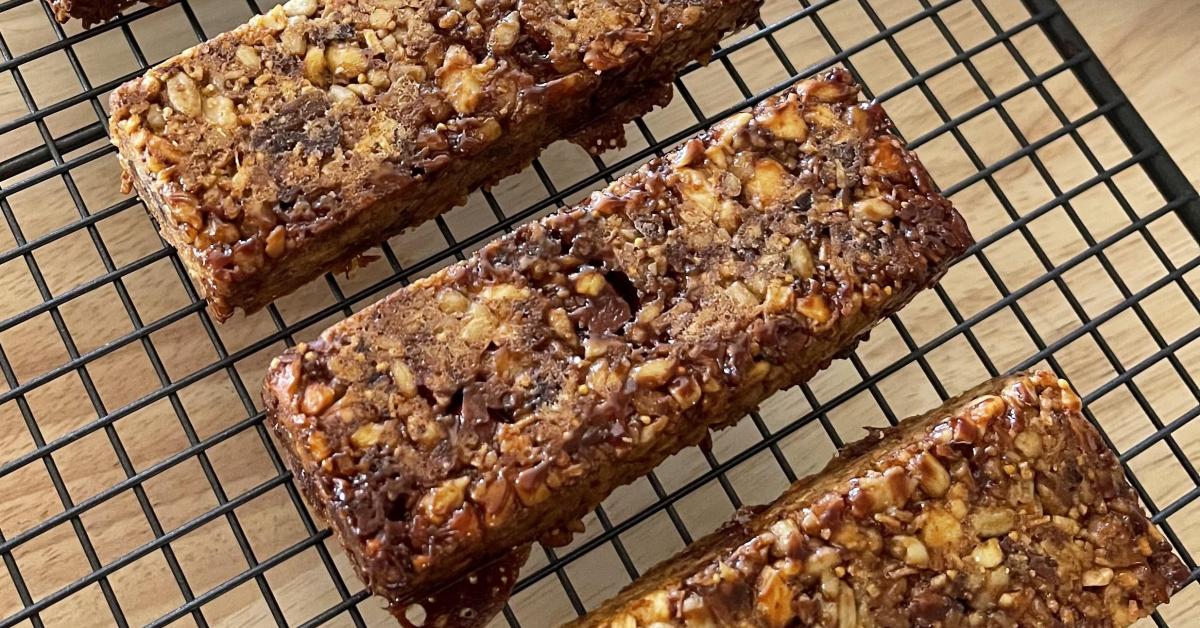 Chewy Nut Bars by SHAZ90. A Thermomix ® recipe in the category Baking