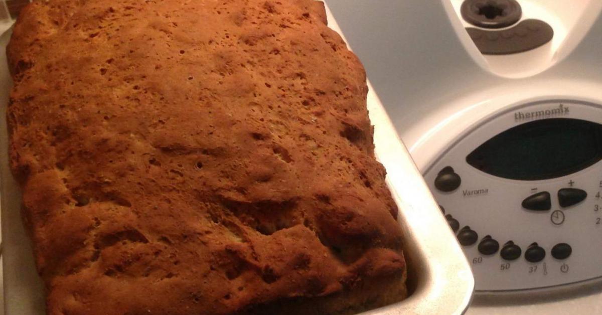 Honey Oat Bread by thermo.cassletton. A Thermomix ® recipe in the