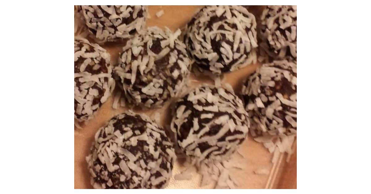Chocolatey fruit and nut balls by Sallys Compact Kitchen. A Thermomix