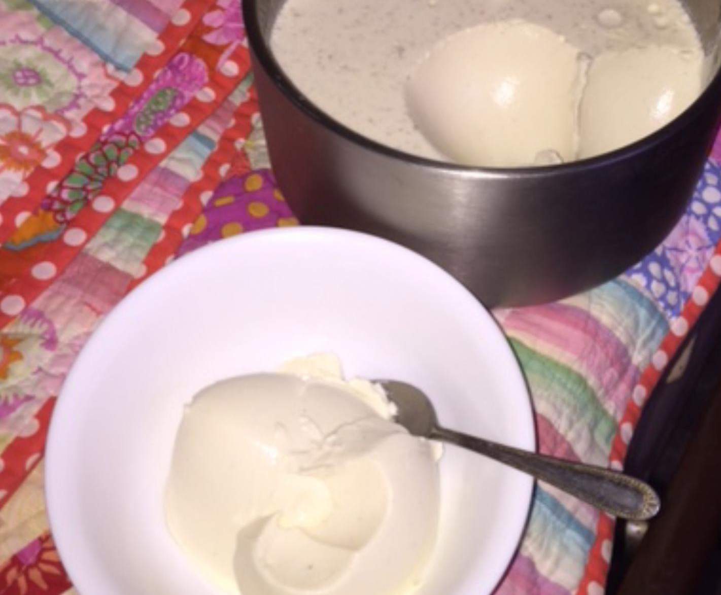 Thick Creamy Greek Style Yoghurt with Vanilla-image
