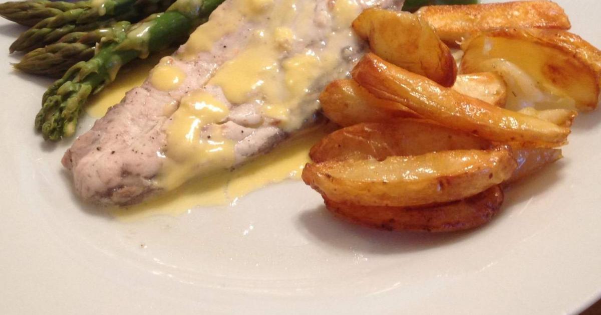 Beurre Blanc with Steamed Asparagus and Fish Fillets by she bakes. A