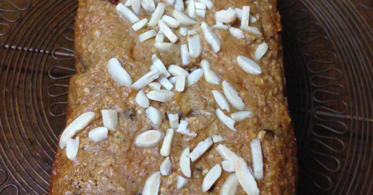 Dried pear, date and almond loaf by seasonal thermomixing. A Thermomix