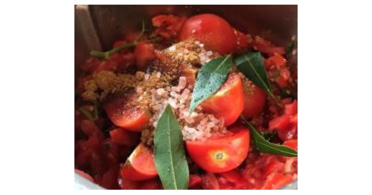 Tomato Paste by jemash. A Thermomix ® recipe in the category Sauces