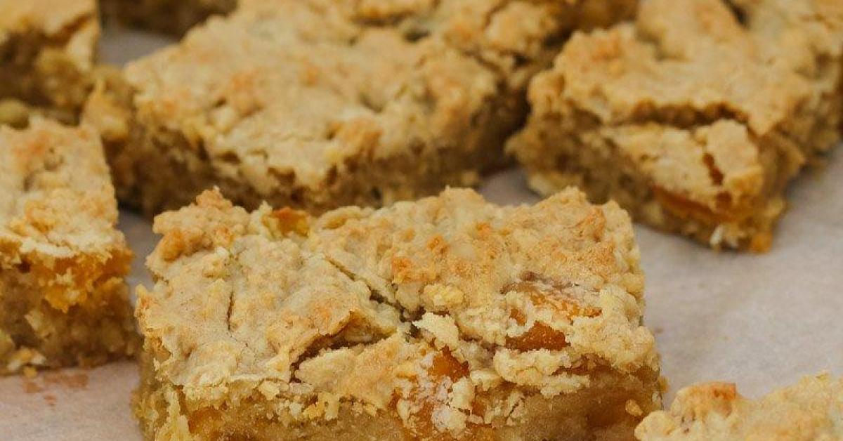 Apricot, Coconut and Oat Slice by Renee M. A Thermomix ® recipe in the