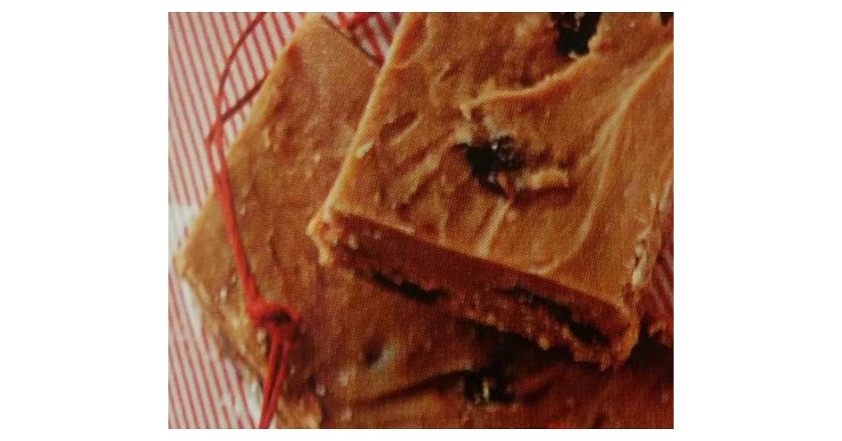 Rum and Raisin Milk Chocolate Fudge by Rebecca Sobol. A Thermomix ® recipe in the category