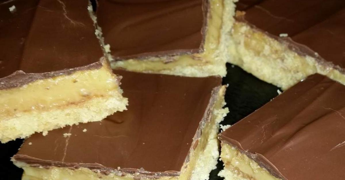 Chocolate Caramel Slice ( makes 2 slabs) by emmarc. A Thermomix