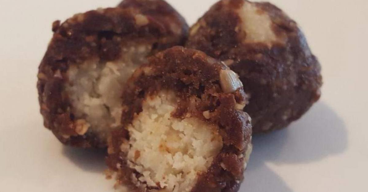 Peppermint Bliss Balls by My Essential Journey. A Thermomix ® recipe in