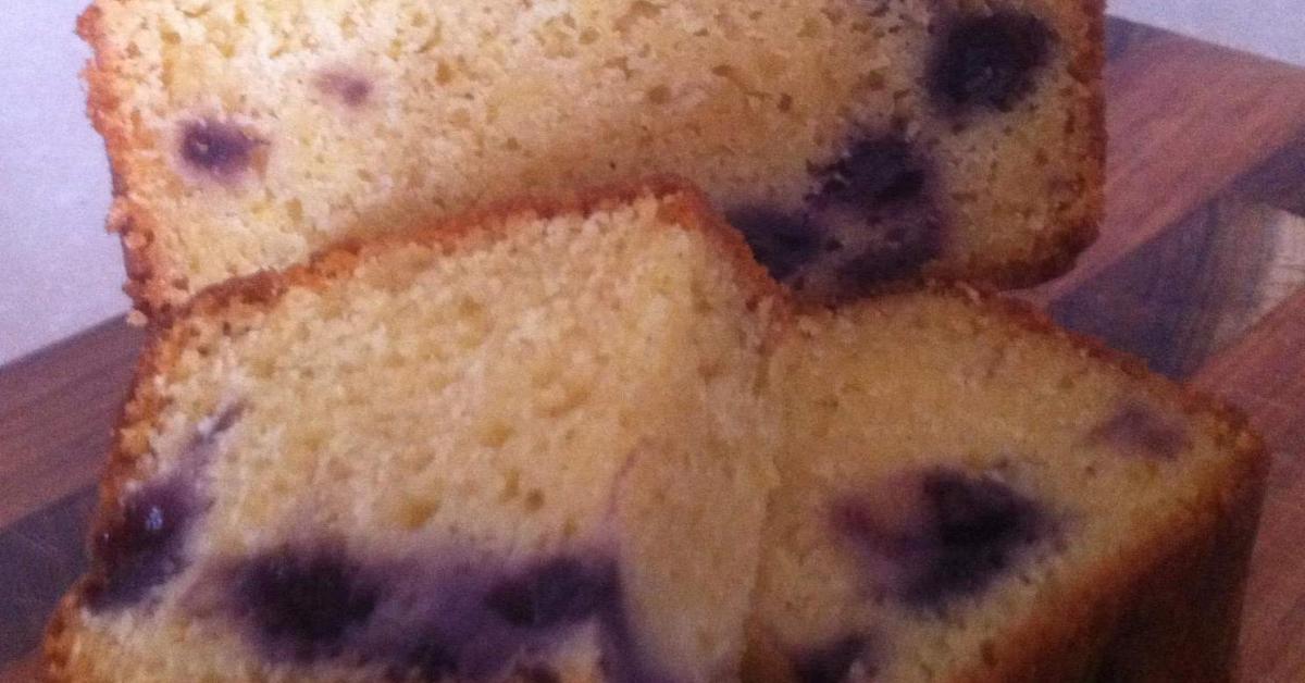 (variation) Apple Cinnamon, Blueberry and yoghurt loaf by Kate_AhLoy. A