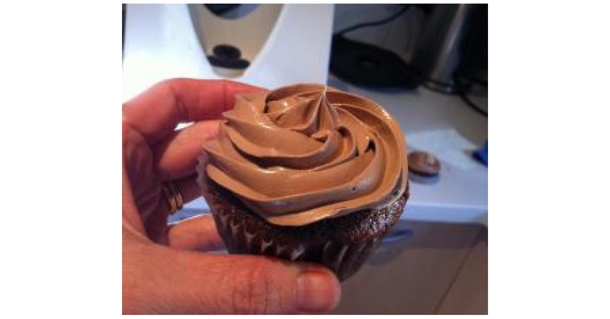 Swiss Meringue Buttercream Icing by Karen Scott Consultant. A