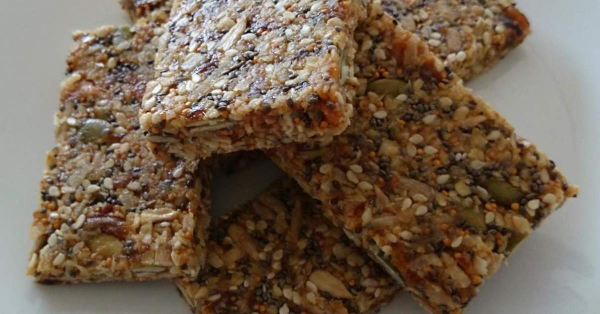 Figs and Seeds Bars no bake and nut free by Lenka Thermie Taylor. A