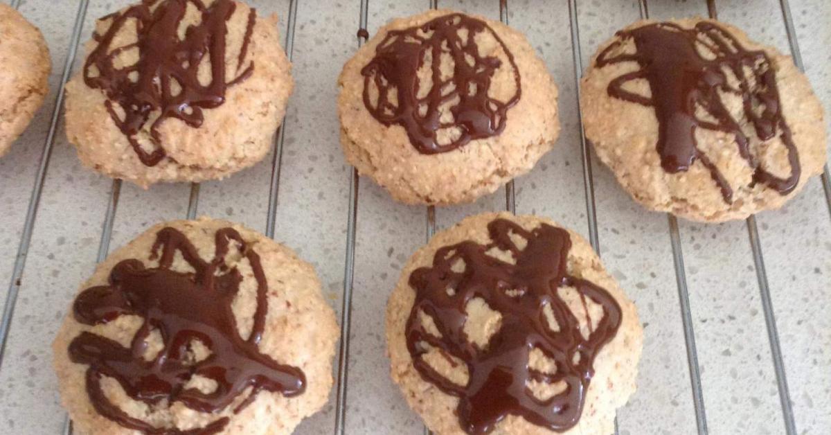 Almond Chocolate Macaroons by vicalcs. A Thermomix ® recipe in the category Baking sweet on