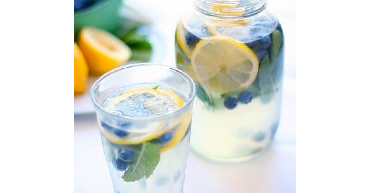 Easy lemonade by Chef Luke Cooks. A Thermomix ® recipe in the category