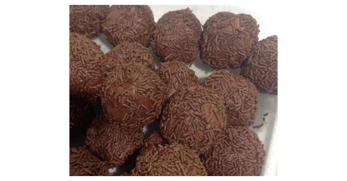 Rum Balls (biscuit and weetbix free) by My Thermie Journey 2. A